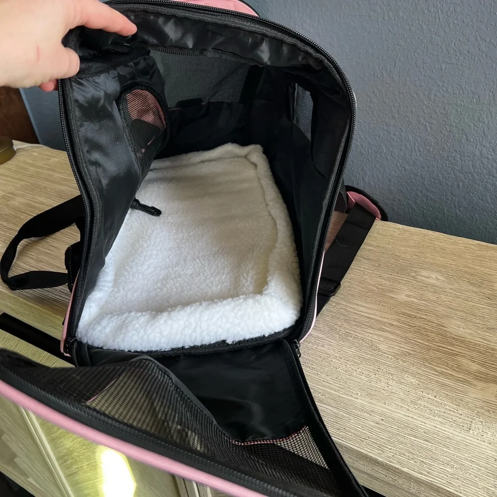 NEW!!! Pink Pet Carrier for Small Pets (20x13x9)